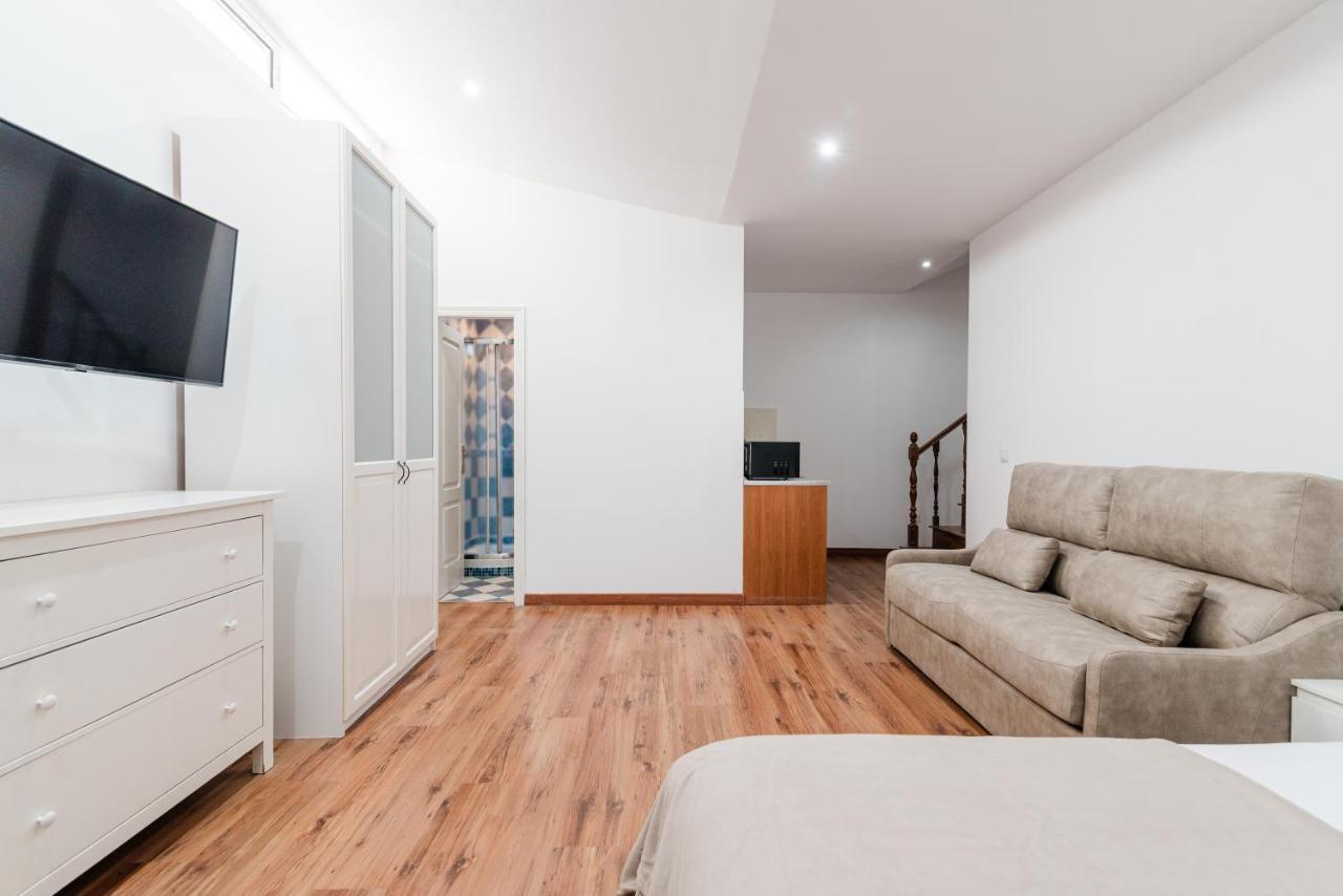 Comfortable 4-Bedroom Villa With Private Gardens Costa Adeje  ภายนอก รูปภาพ